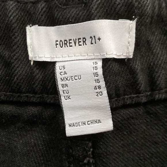 Forever 21 Plus High Rise Mom Shorts, New with Tags - Picture 6 of 9